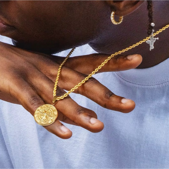 Compass Necklace with Rope Chain - Picture 6 of 6